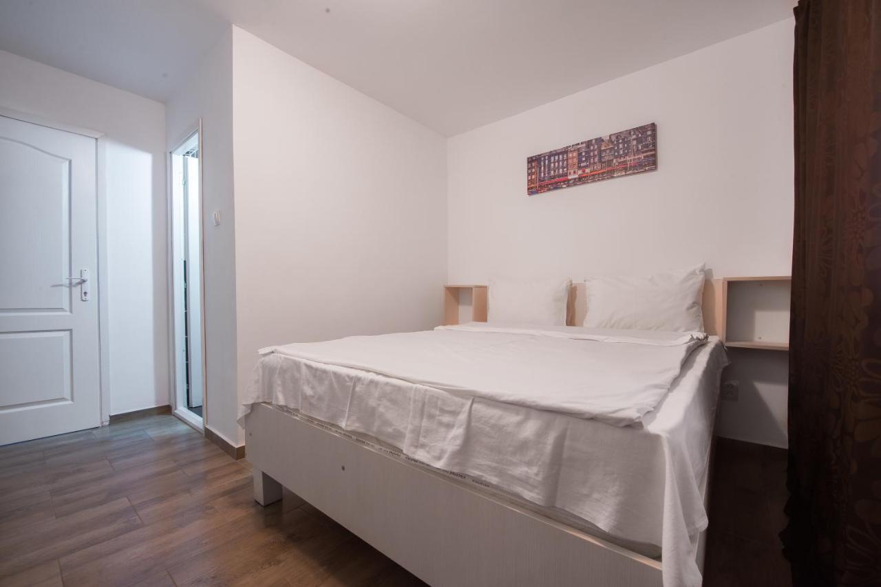 Casa 4 Odai Otel Douăzeci şi Trei August Dış mekan fotoğraf