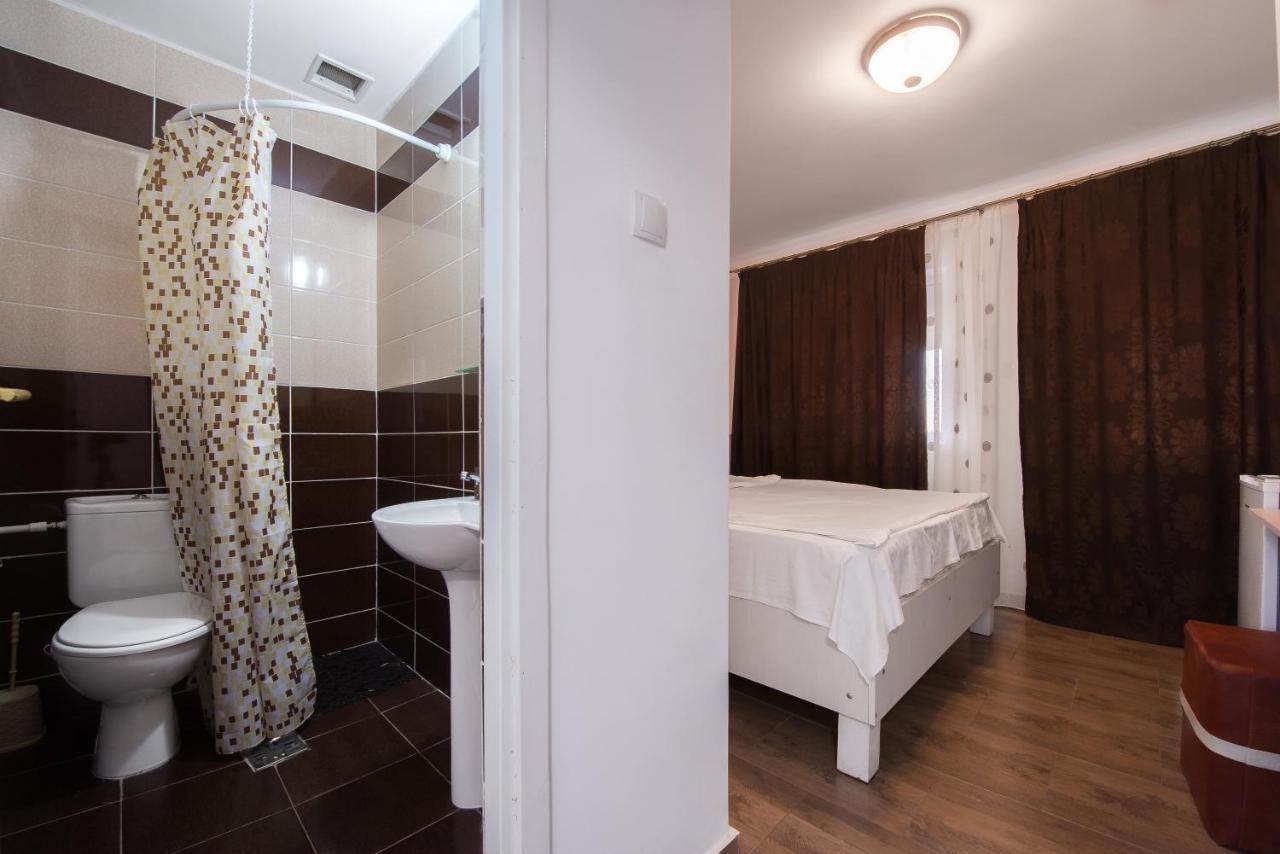 Casa 4 Odai Otel Douăzeci şi Trei August Dış mekan fotoğraf